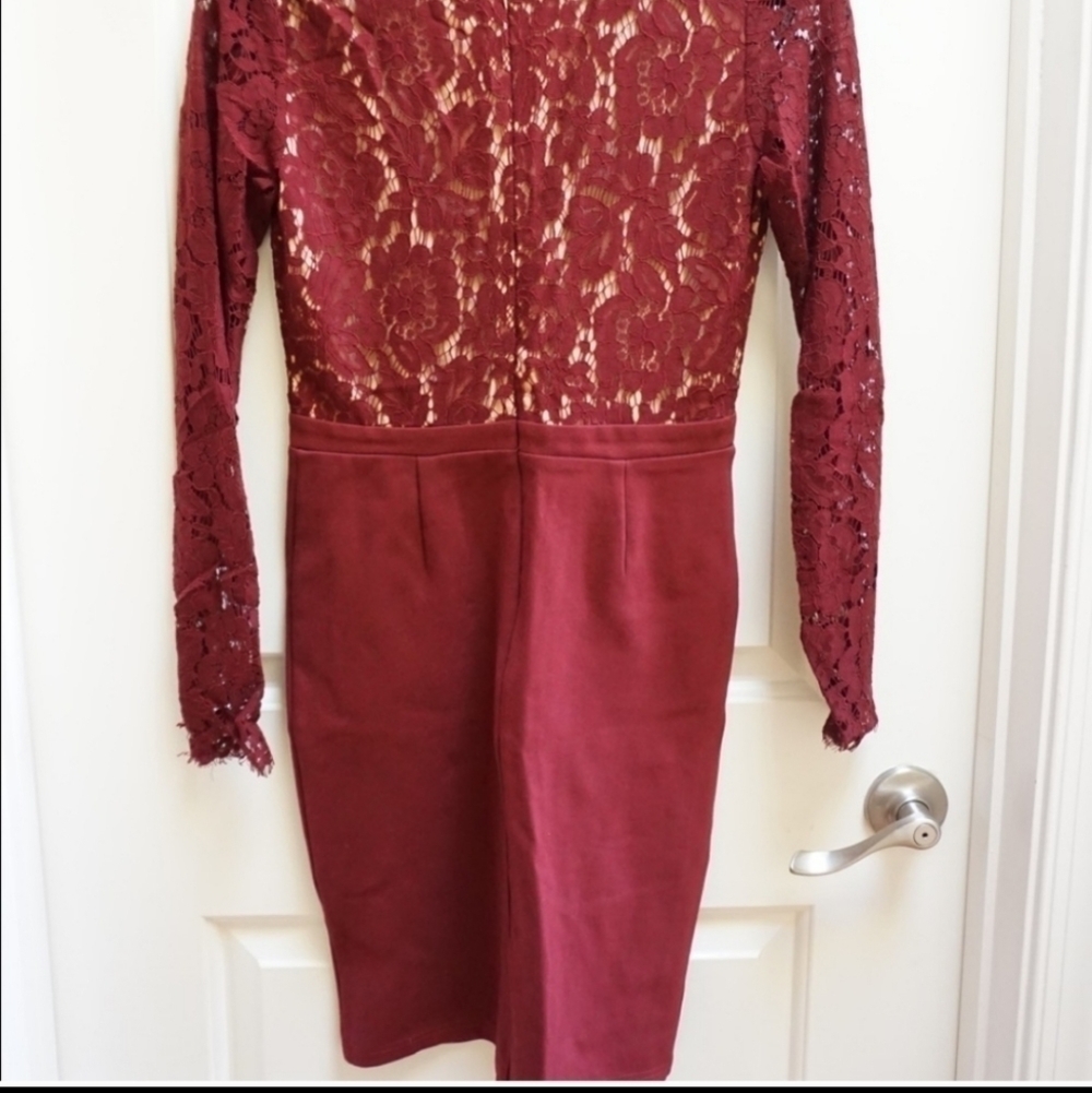 Lulu's wine colored lace low cut front dress sz small - Picture 2 of 4
